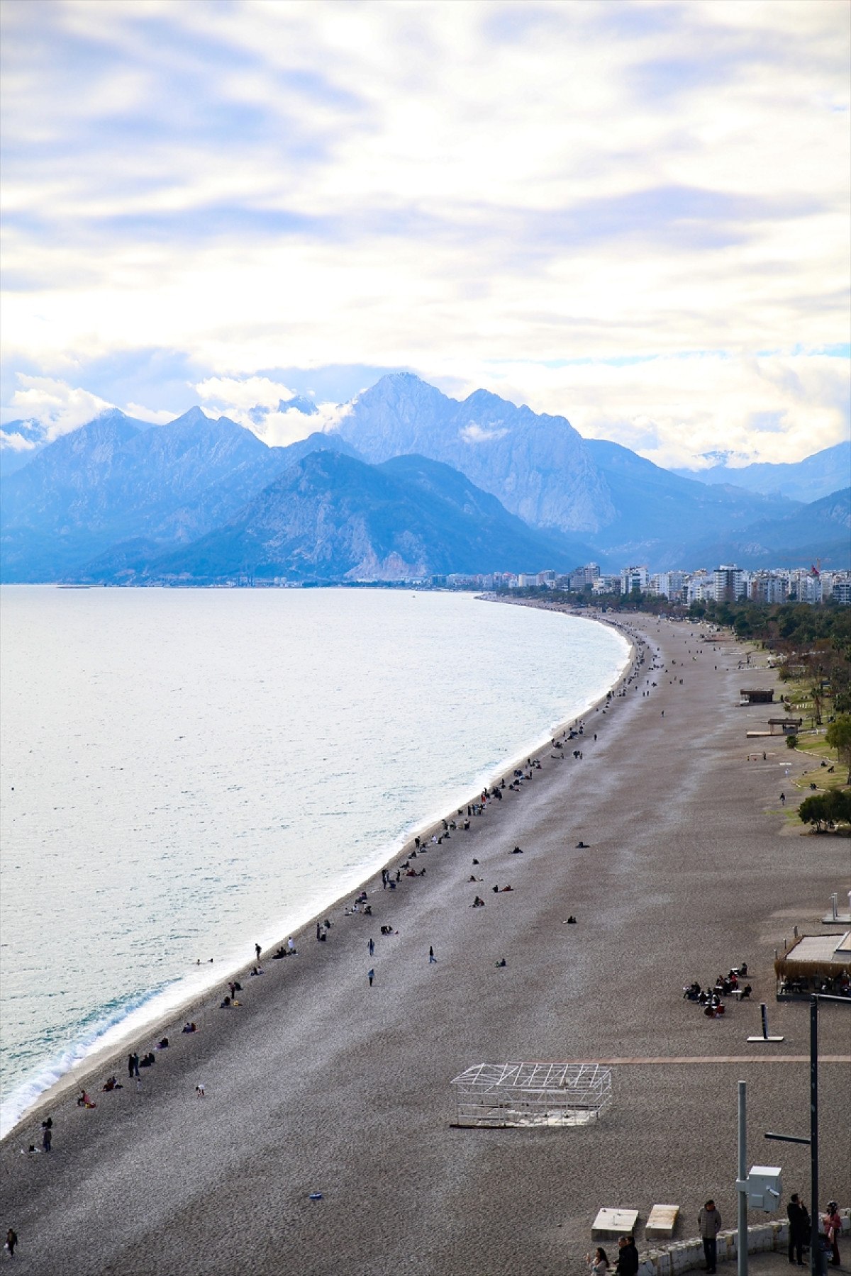 antalya sahilleri yeni yilin ilk haftasinda da dolu 5 SimgRaHn