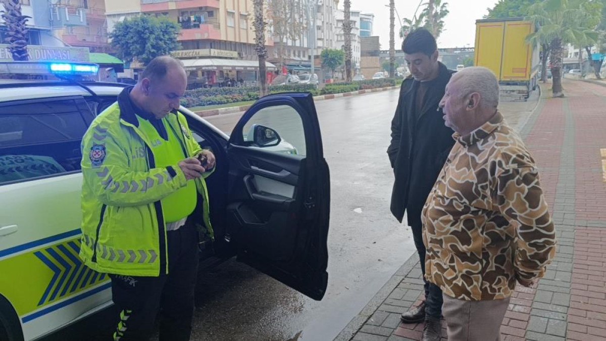 antalyada polis kazazedeleri atm basinda pazarlik yaparken buldu 2 89z6ldOF