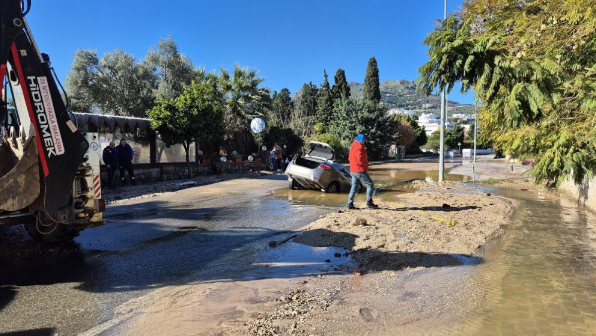 bodrumda yine isale hatti patladi araciyla cukura dustu 2