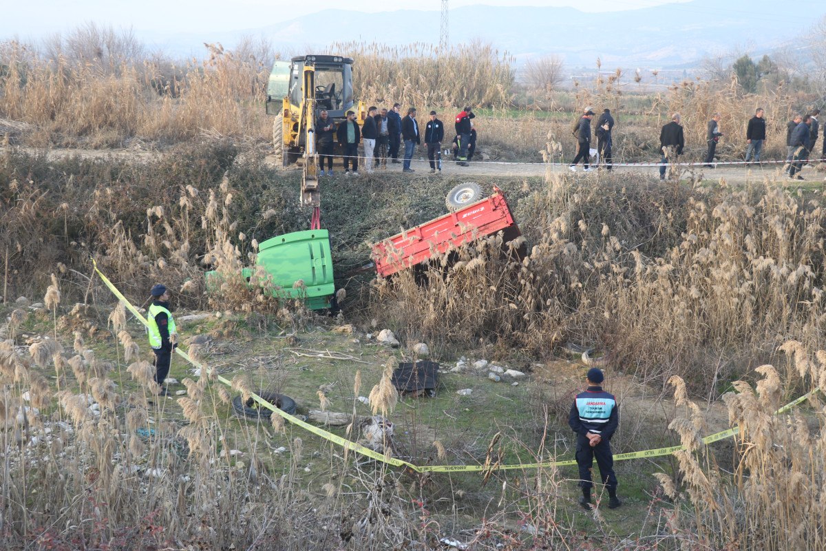 denizlide traktor dere yatagina dustu dede oldu torunu kurtuldu 0 GhkYDPPQ