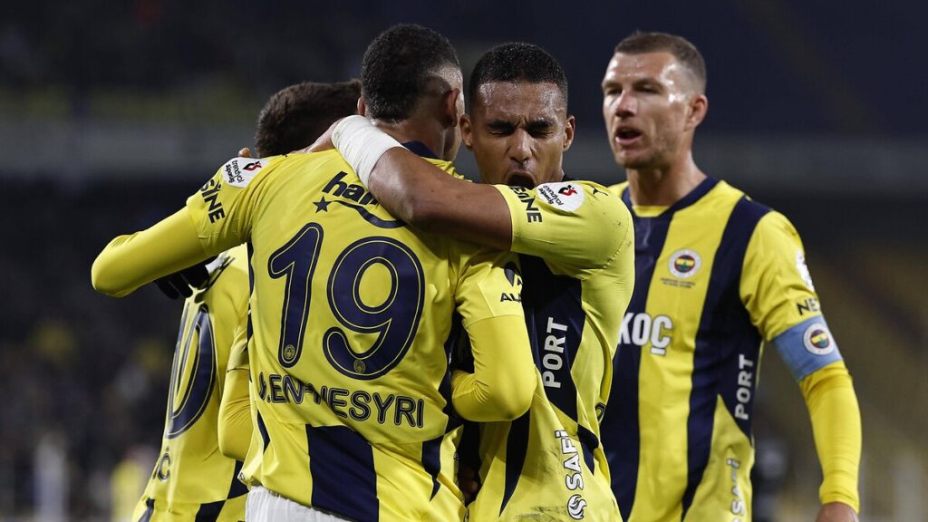 fenerbahcede kaptan edin dzeko performansiyla alkis aldi CO43jkGA