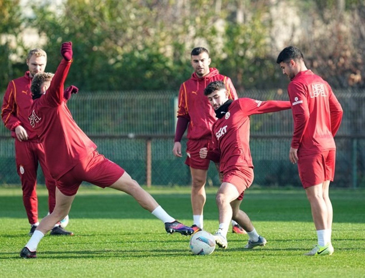 galatasaray basaksehir macinin hazirliklarini surdurdu 2 KO3YM2F2