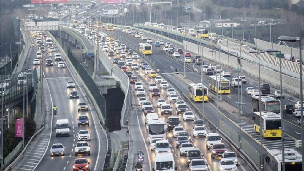 istanbul trafikte new yorku bile geride birakti listede bir numara RaKiWySH