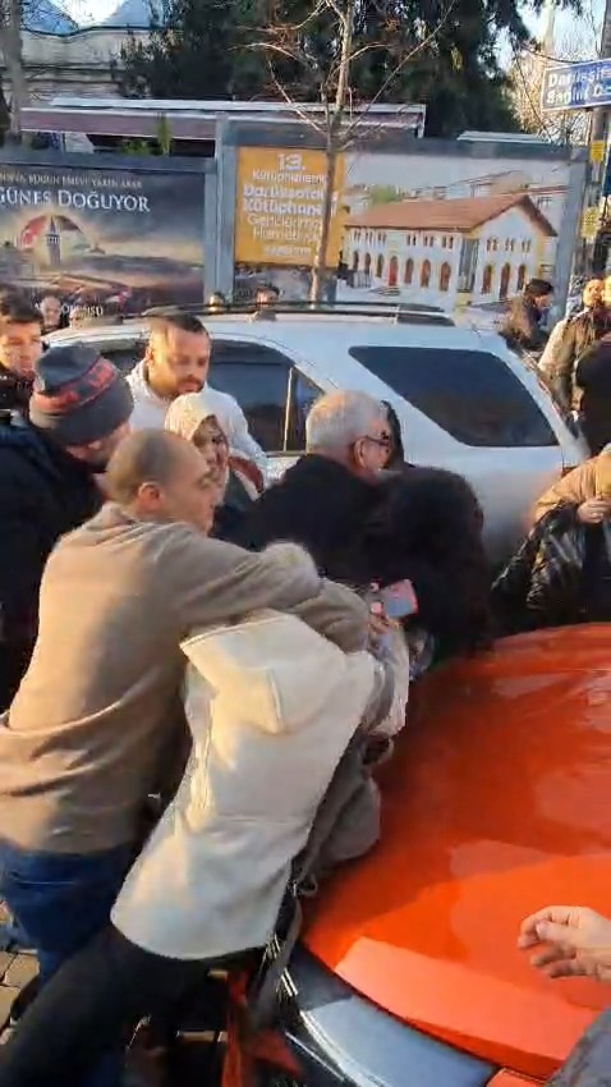 istanbulda park yeri kavgasi turist kadin darbedildi 4