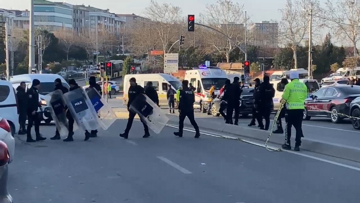 istanbulda polisin durdurdugu aracin bagajindan kadin cesedi cikti 3