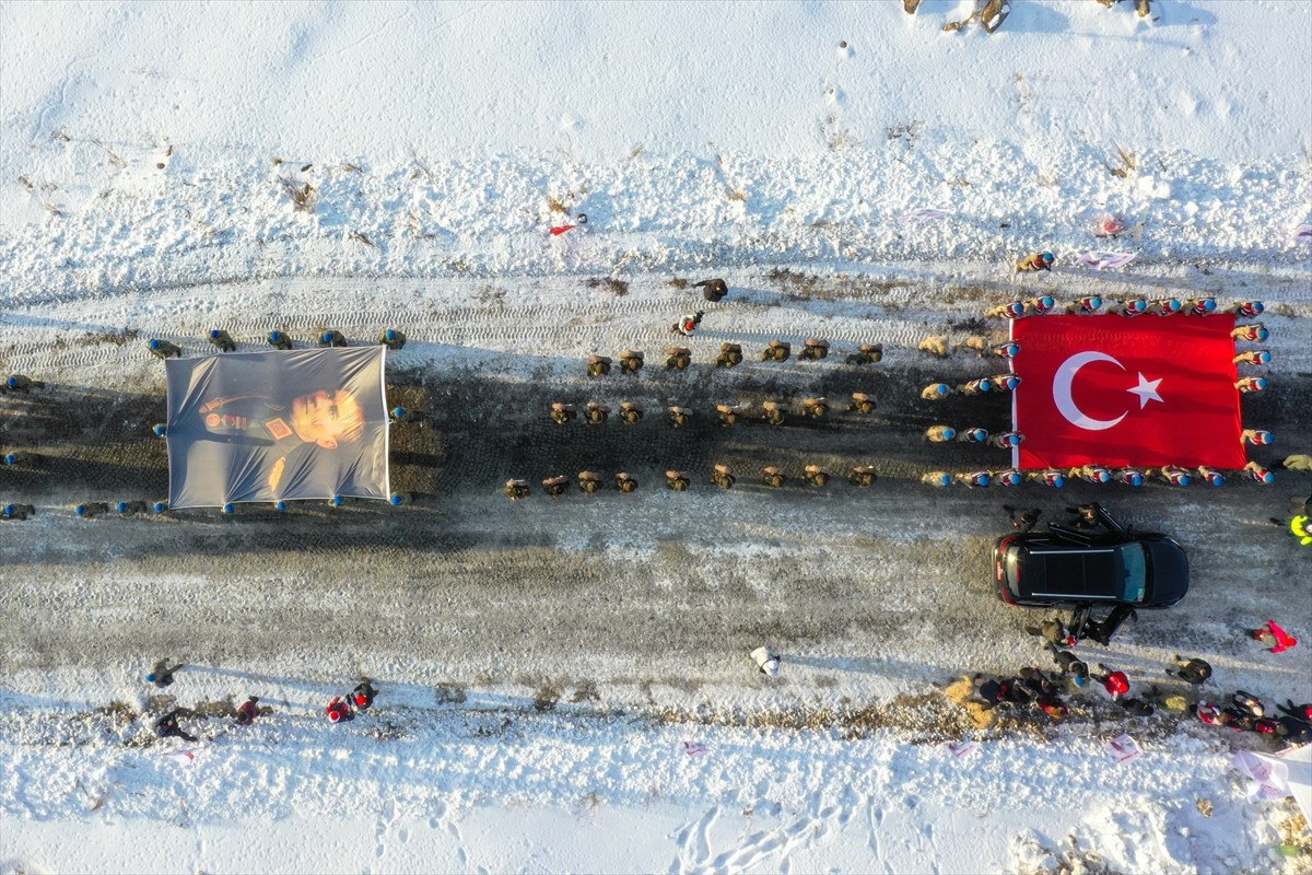 karsta sarikamis sehitleri icin yuruyus duzenlendi 3 KWwNDTIi