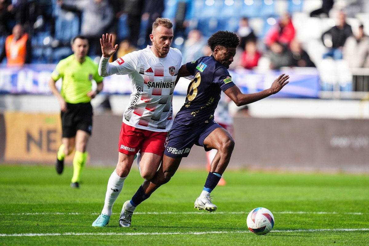 kasimpasa ile gaziantep fk yenisemedi 0 grwF77Pk