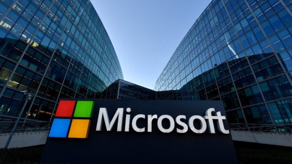 microsoft 2025te yapay zekaya 80 milyar dolar yatirim yapacak 4TN54tka