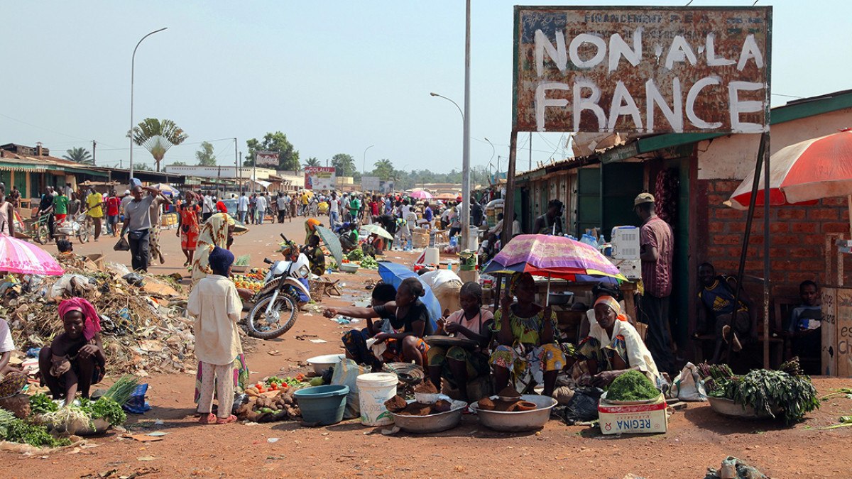 senegal basbakanindan fransa cumhurbaskani macronun sozlerine tepki 0 E6MlNTrE