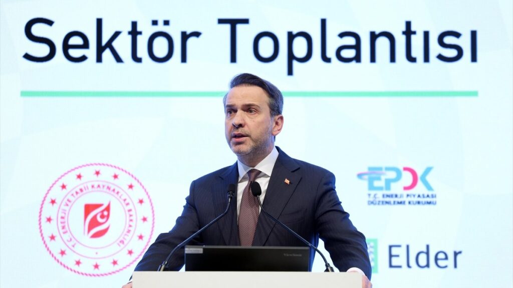 alparslan bayraktar 2025te elektrik dagitimda cesur kararlar alinacak rU3Aetzc