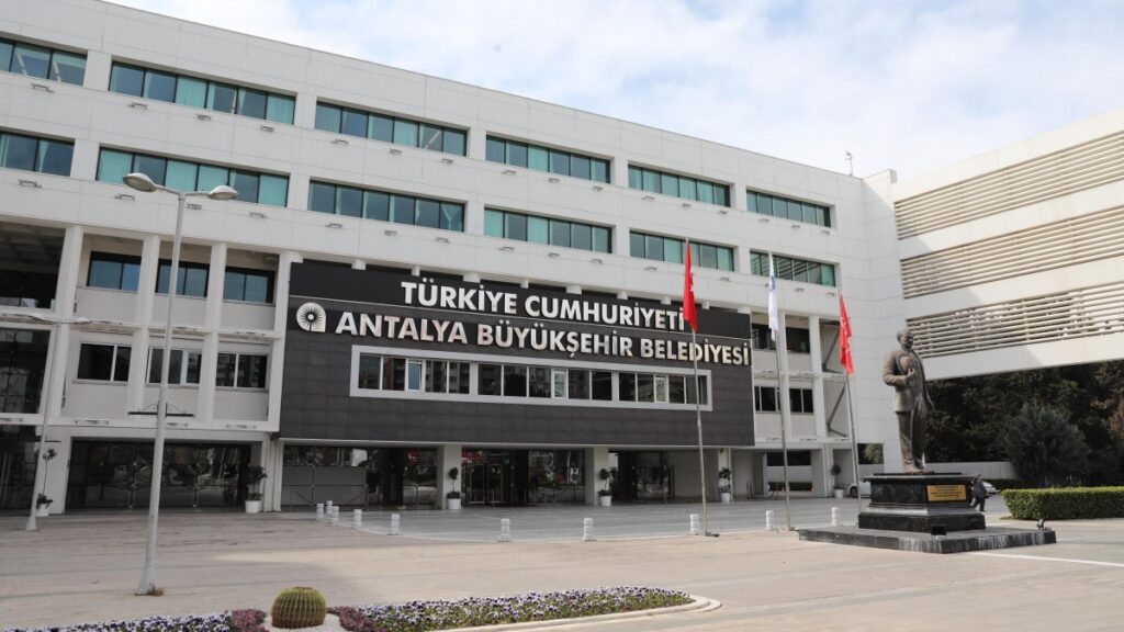 antalya buyuksehir belediyesi 2 bin personelini emekli ediyor 6cMjfPwT