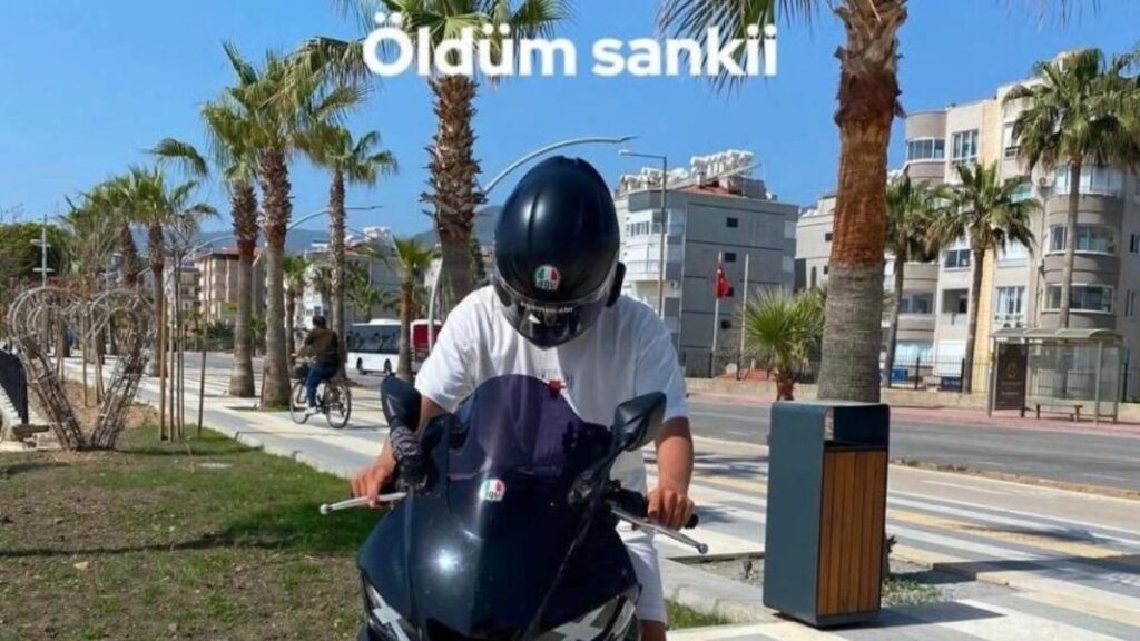 antalyada oldum sanki diye paylastigi motosikleti 17 yasindaki genci olume goturdu 5Vmr7jWv