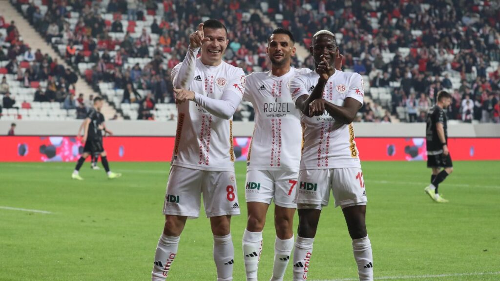 antalyaspor kupada kocaelisporu 3 golle gecti hKQOgZbM