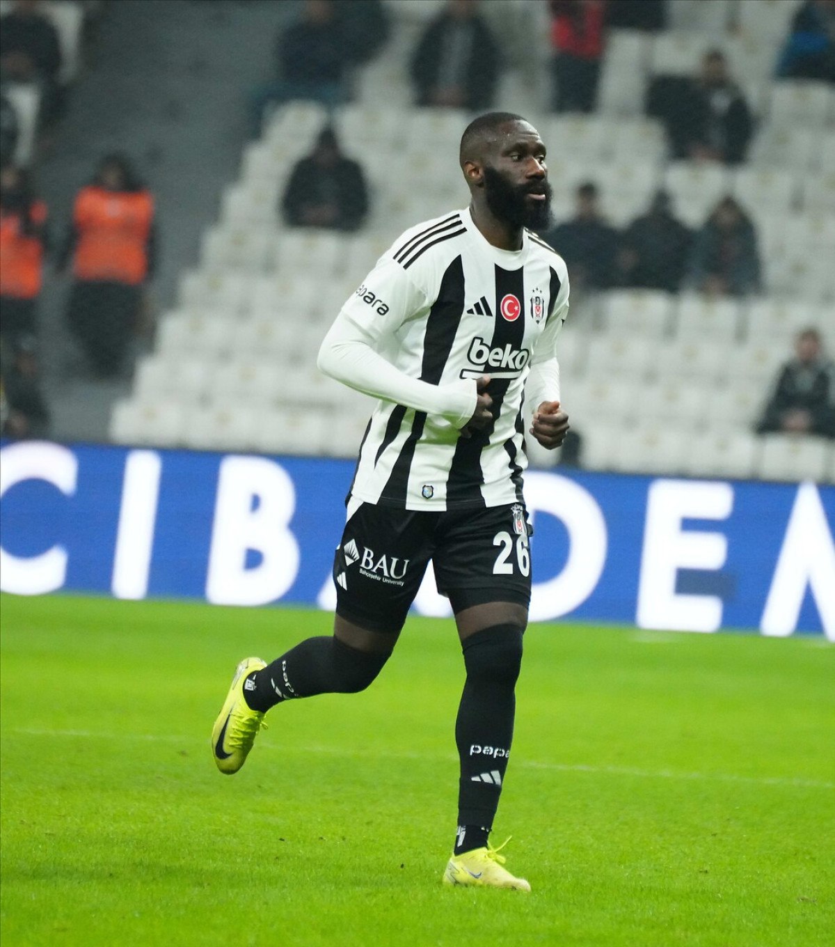 besiktasta onana ve masuaku yolcu 1 N9ZYPwNL