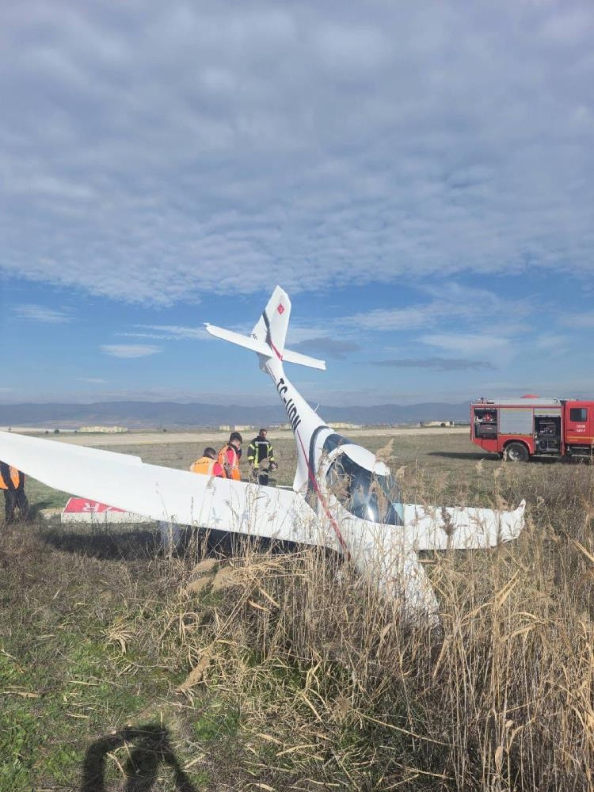 bursada ucak kazasi pilot yaralandi 2