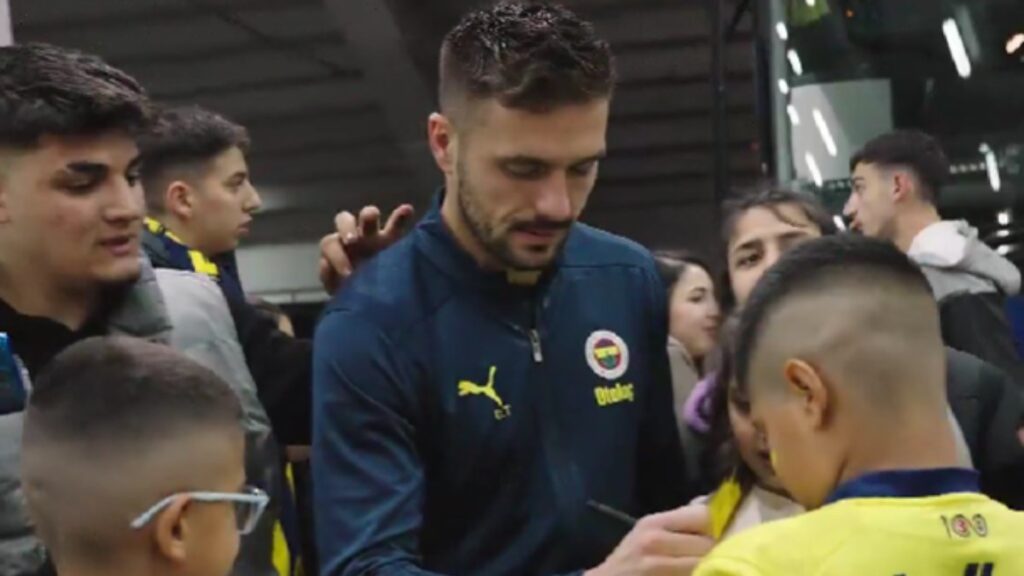 fenerbahce hatayli depremzede cocuklari agirladi YTJxZvxD