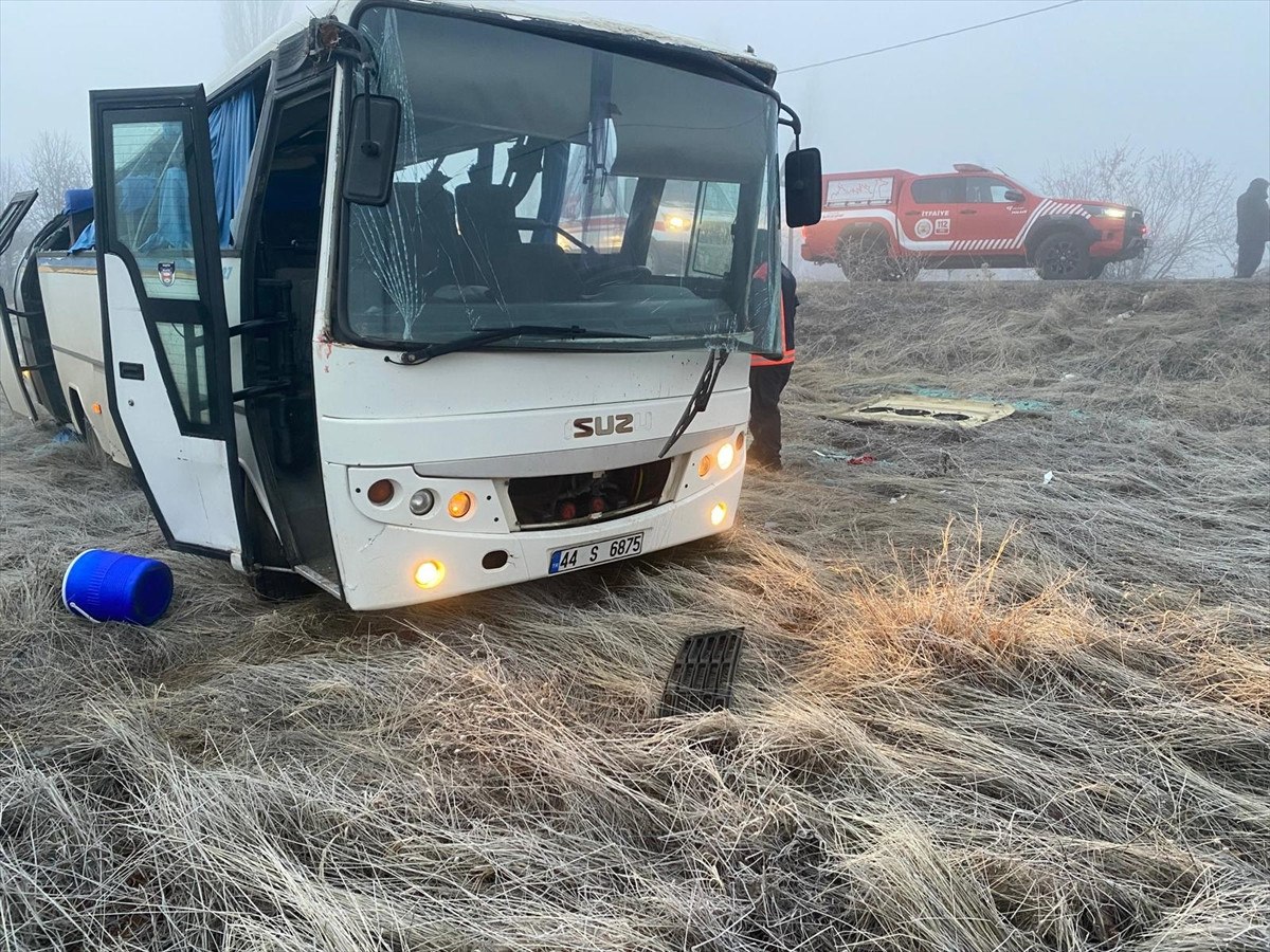 malatyada isci servisi devrildi 17 yarali 0 fjSmBDUg