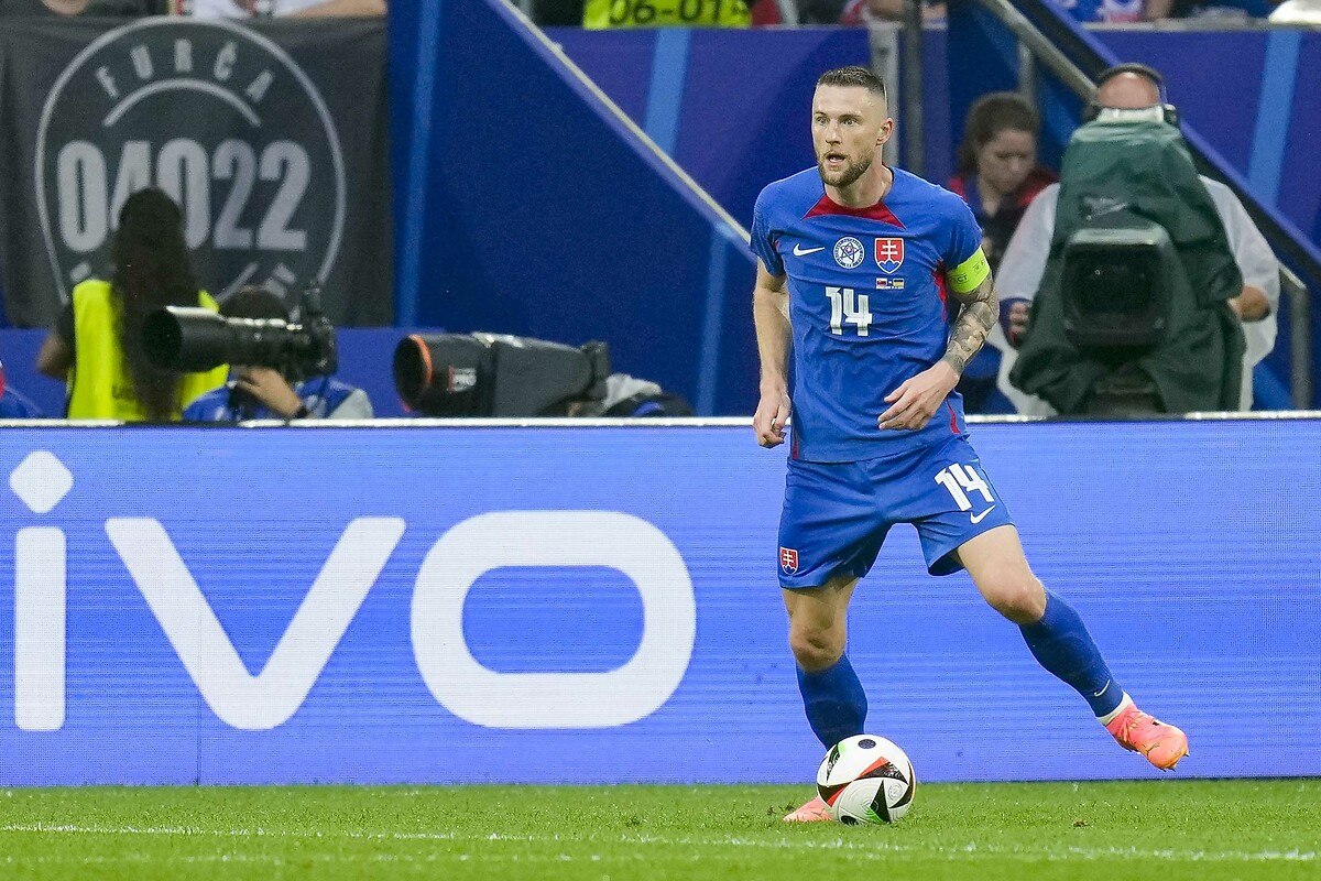 milan skriniar kararini veriyor 0 QG52Svzm