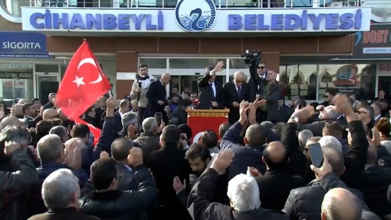 ozgur ozelin konyanin cihanbeyli ilcesinde yaptigi miting