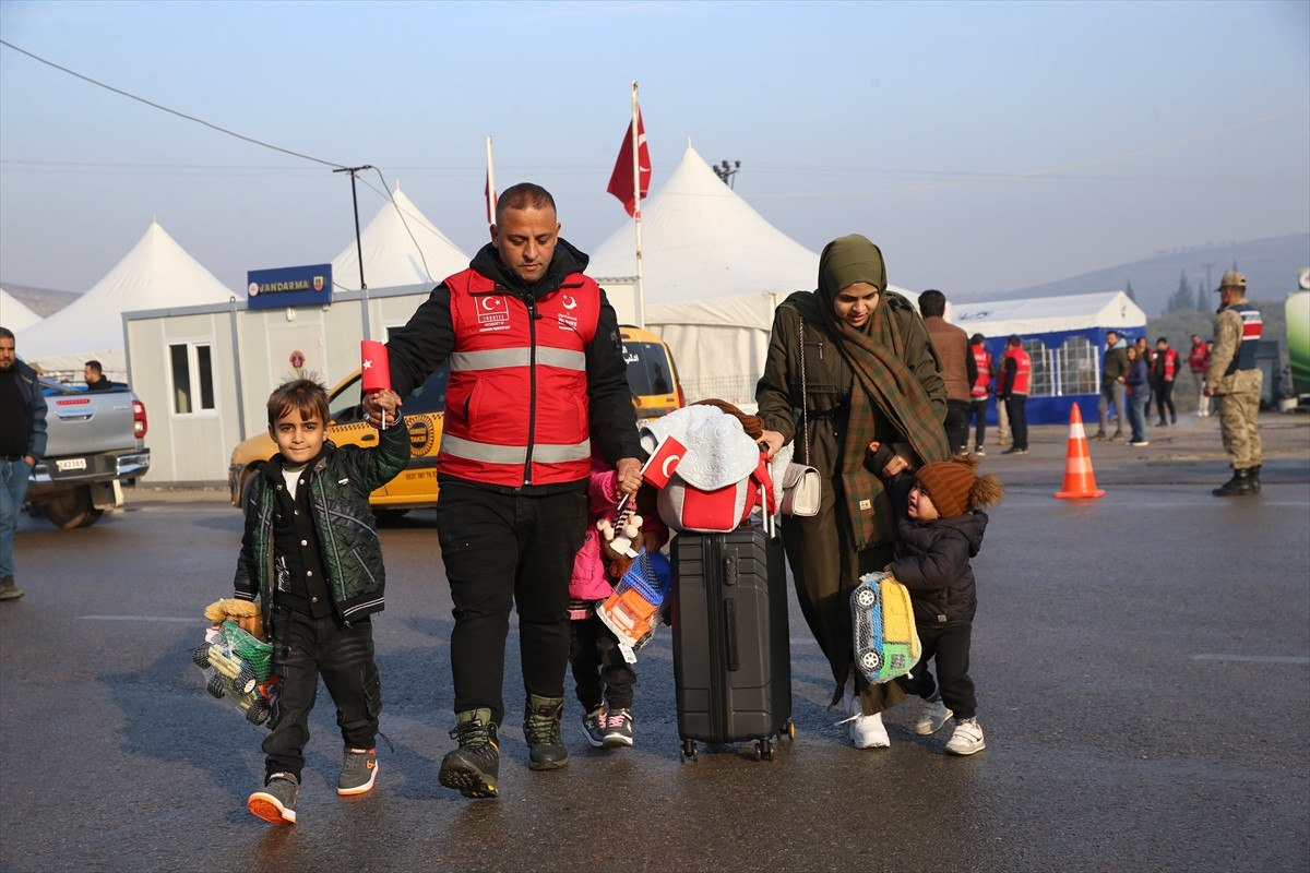 ulkesine donen suriyeli turkiyeye cok saygi duyuyoruz 6 ckbHImbK