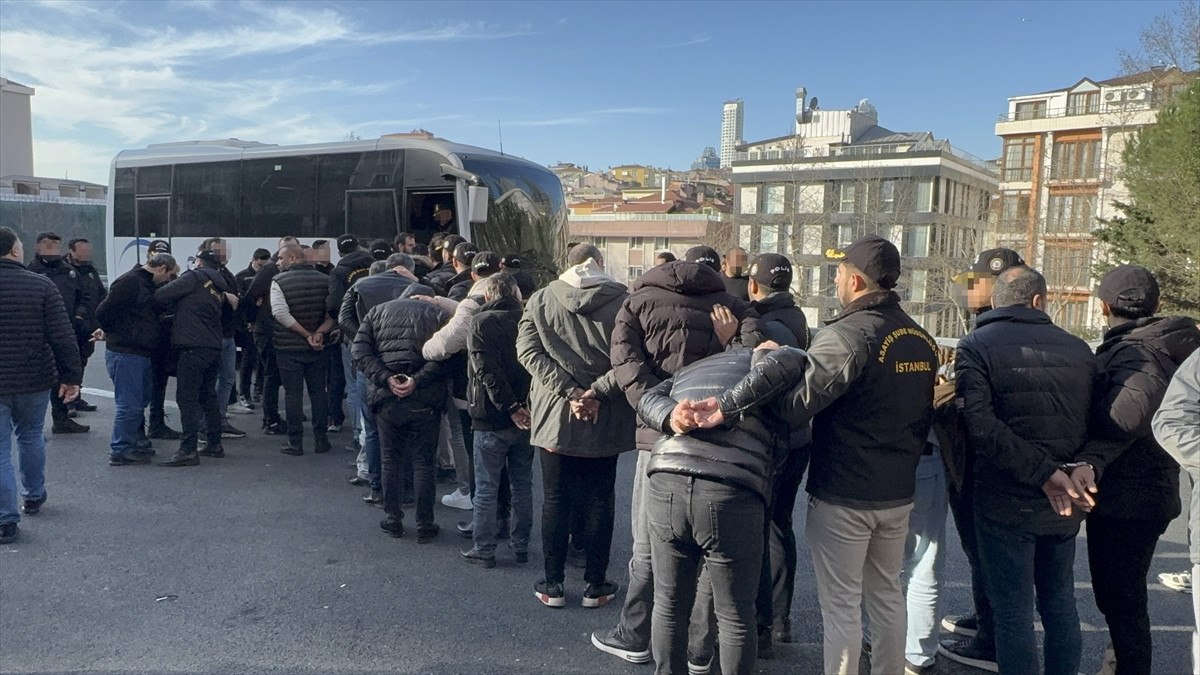 yabanci turistleri dolandiriyorlardi istanbulda taksi dolandiriciligi cetesi cokertildi 3 Xc69qXXd