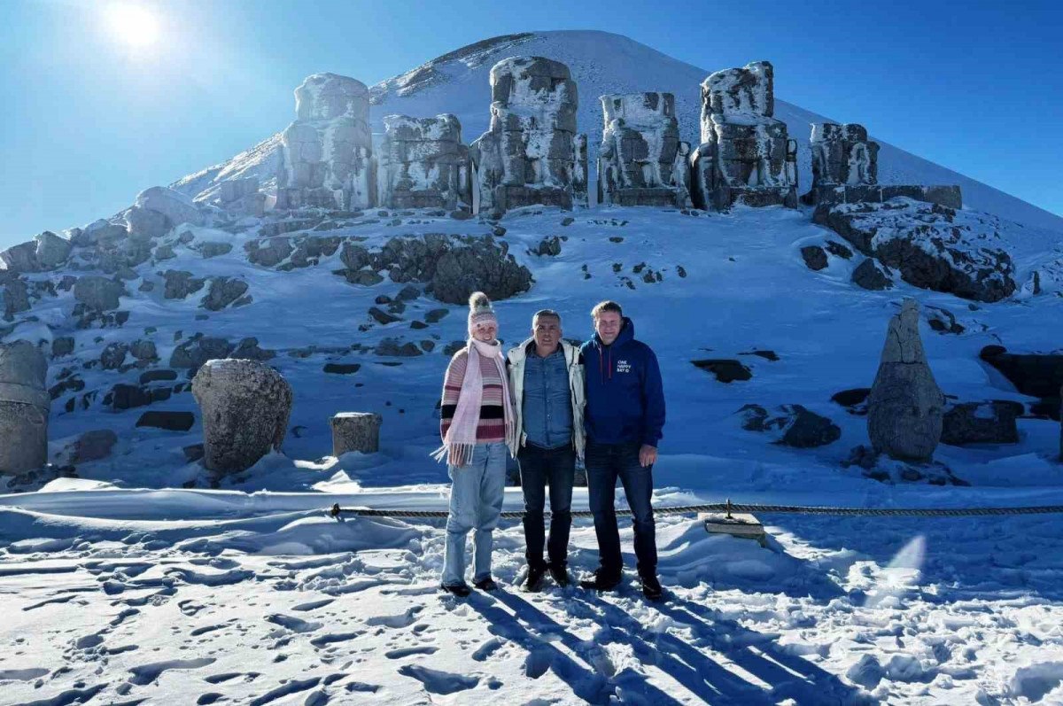 adiyamanda nemrut kisin yabanci turistlerin ilgisini cekiyor 0 ujOWJwE5