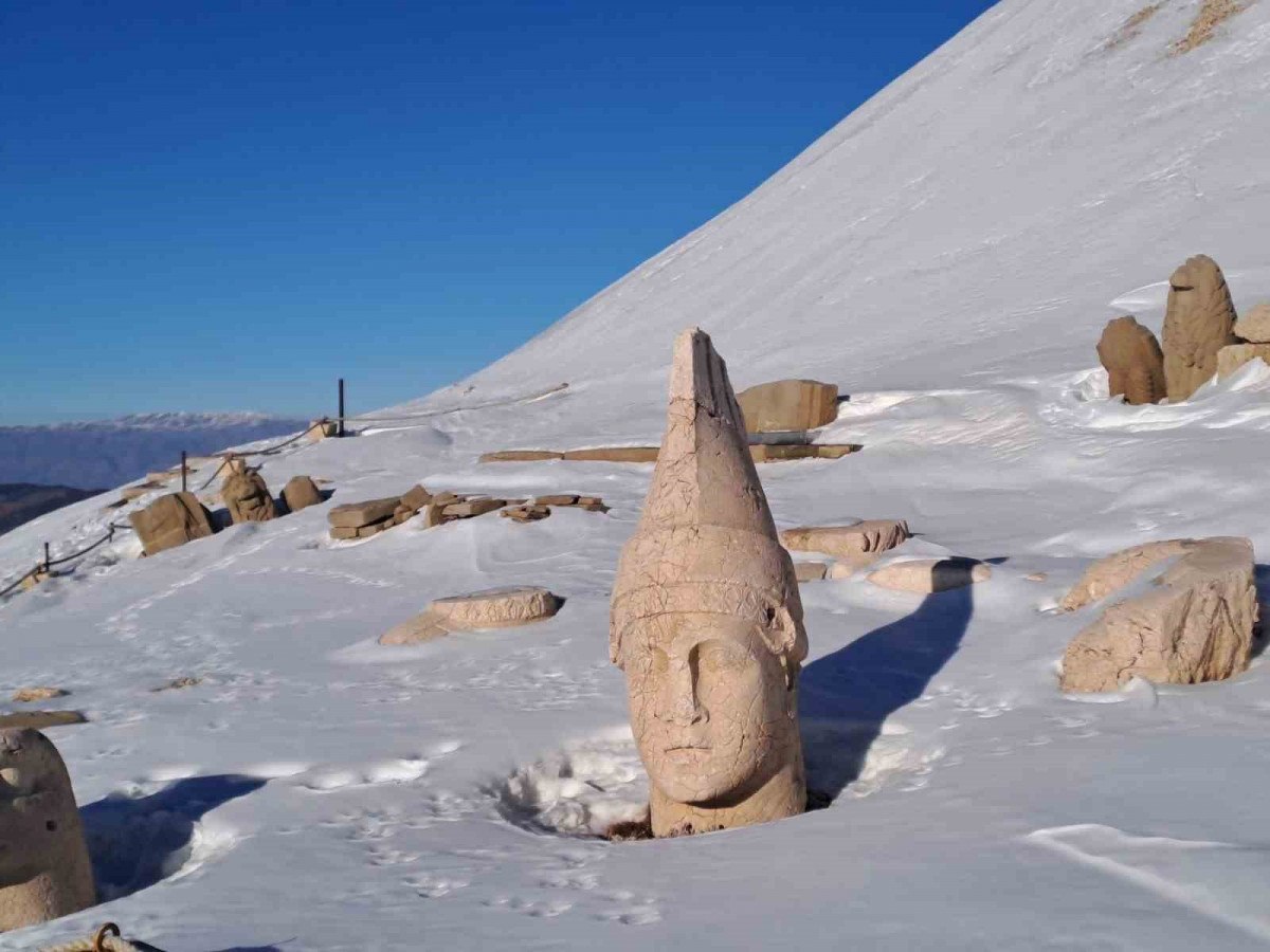 adiyamanda nemrut kisin yabanci turistlerin ilgisini cekiyor 2 tVAR1nyA