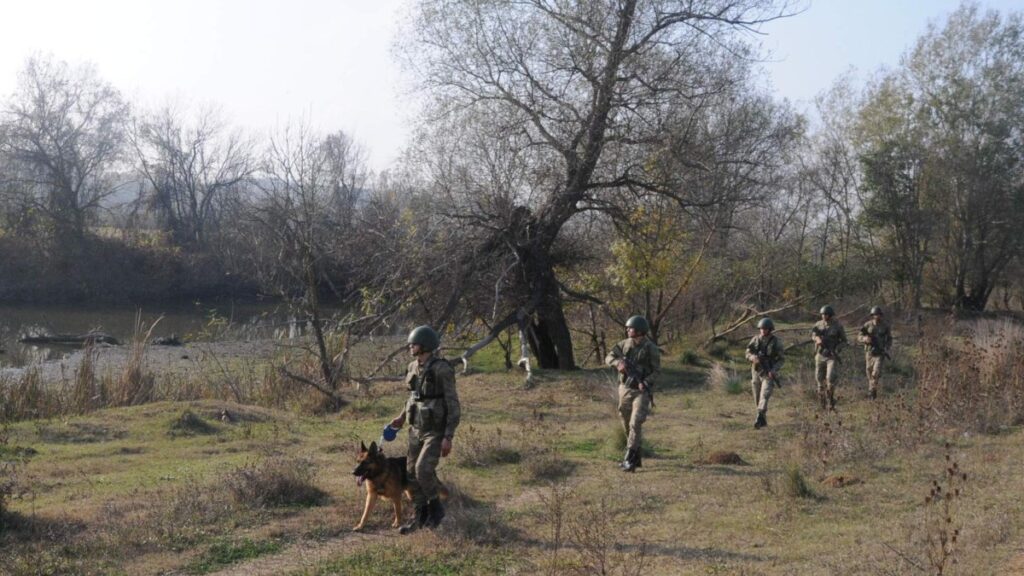 edirnede yunanistana kacmaya calisan 2 feto suphelisi yakalandi yq9ifNnS