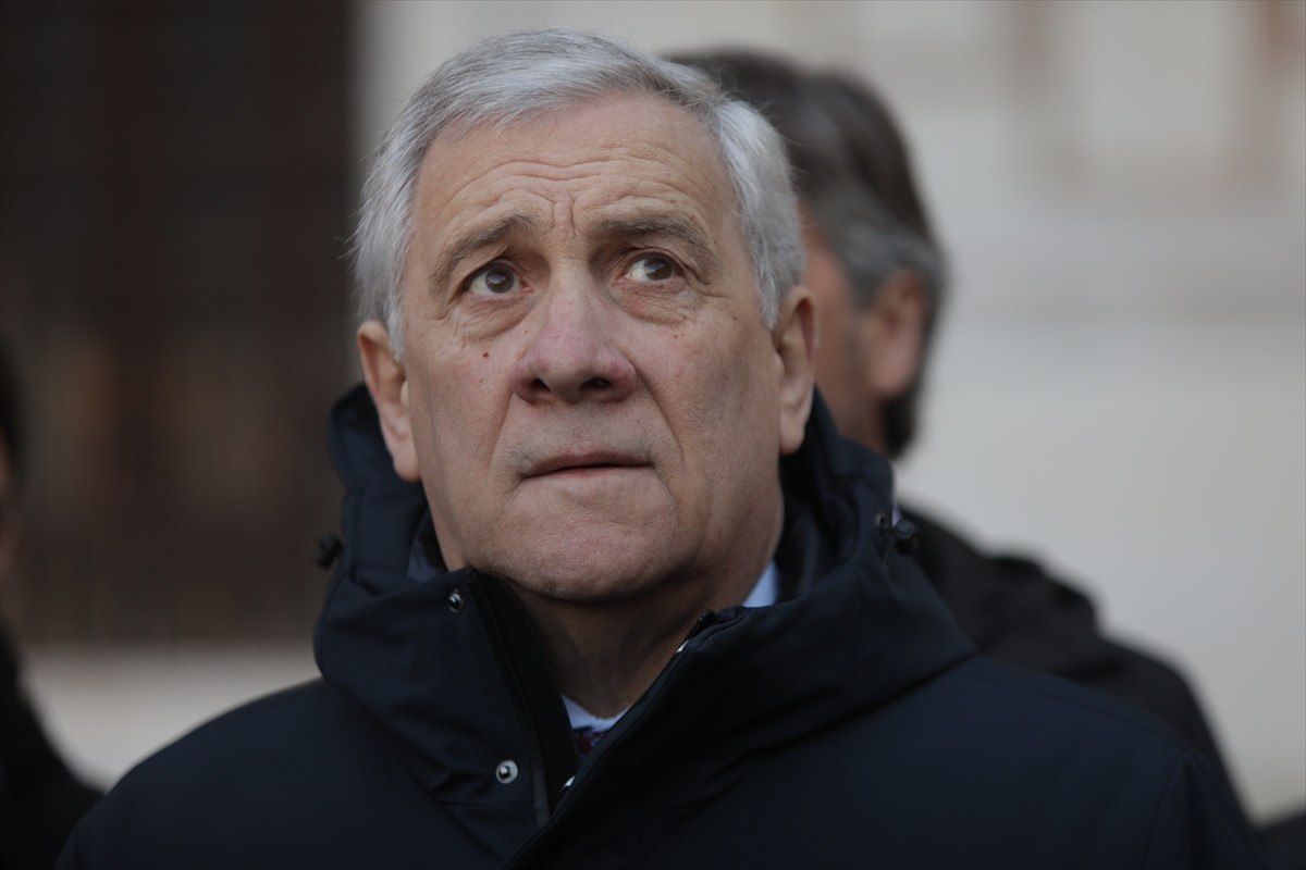 italya disisleri bakani antonio tajani emevi camiini ziyaret etti 4 tSI71iha