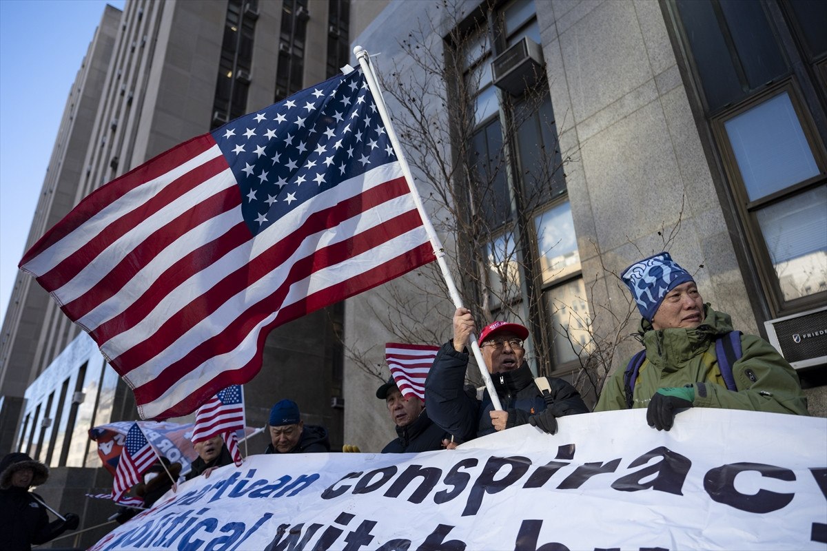 sus payi davasinda trumpa sartsiz tahliye 4 IbWaHOeG