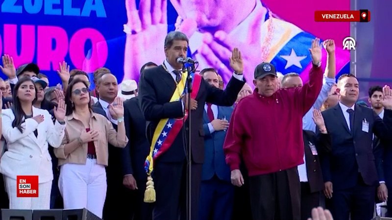 venezuelada yemin toreninden sonra maduro destekcilerini selamladi p3wNwDgD