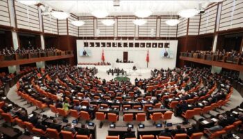 38 milyon emekliyi ilgilendiren duzenleme tbmm komisyonundan gecti kv1HgiLy