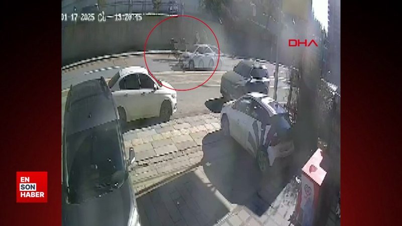 Ankara'da otomobilin çarptığı motosikletli kurye yaşamını yitirdi 1 ankarada otomobilin carptigi motosikletli kurye yasamini yitirdi pc18VmSc