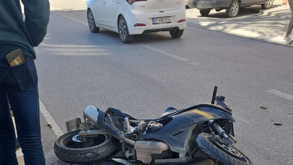 antalyada kaza yapan motosiklet suruculerine ceza yagdi Oev4mbZW