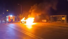 antalyada seyir halindeki otomobil kule dondu 7a9NqmhC