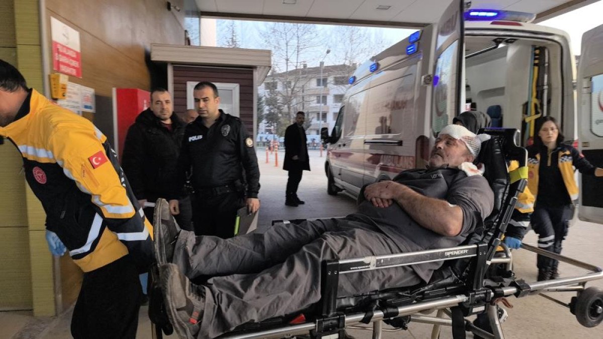 bursada kerestelerin uzerinden dusen isci agir yaralandi 0 RVapGKUc