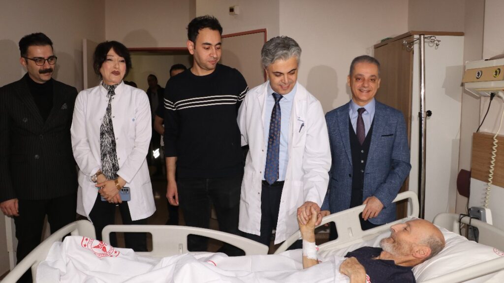 erzincanda 50 dakika suren kalp masaji ile hayata dondu R5hEug9L