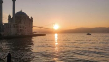 istanbul bogazi sis altinda gorus mesafesi dustu ESiPWuMQ