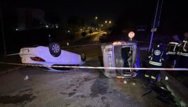 kocaelide hafif ticari arac ile otomobil carpisti 4 yarali 6PYrRHLd