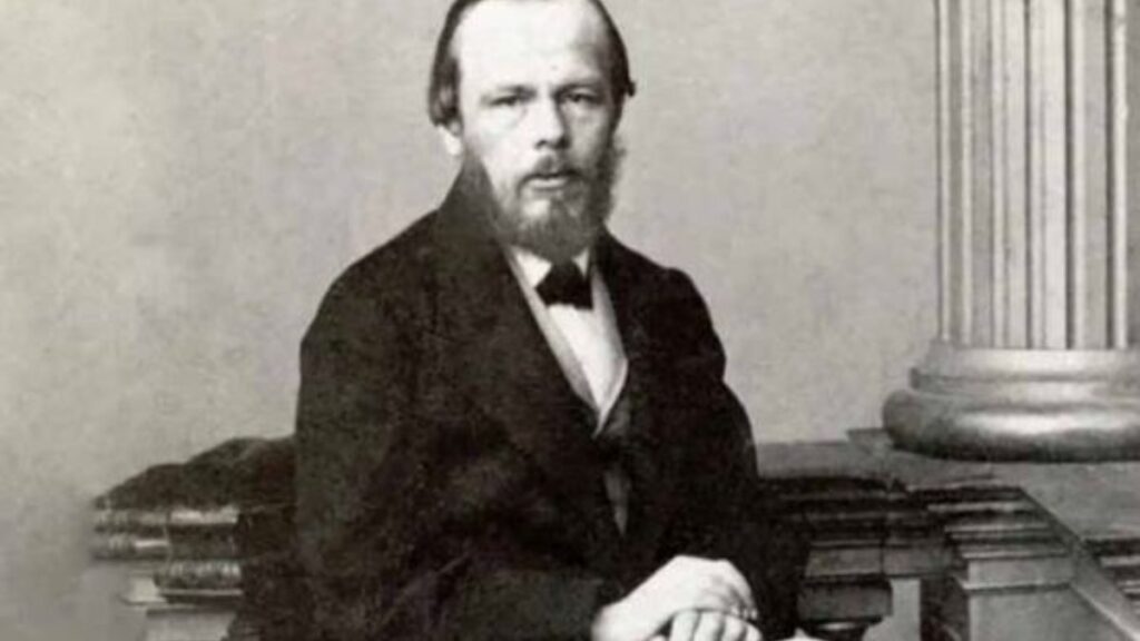 thomas gaiton marullo rus edebiyatinin kurtaricisi sayilan dostoyevskiyi masaya yatiriyor rzDgtGRK
