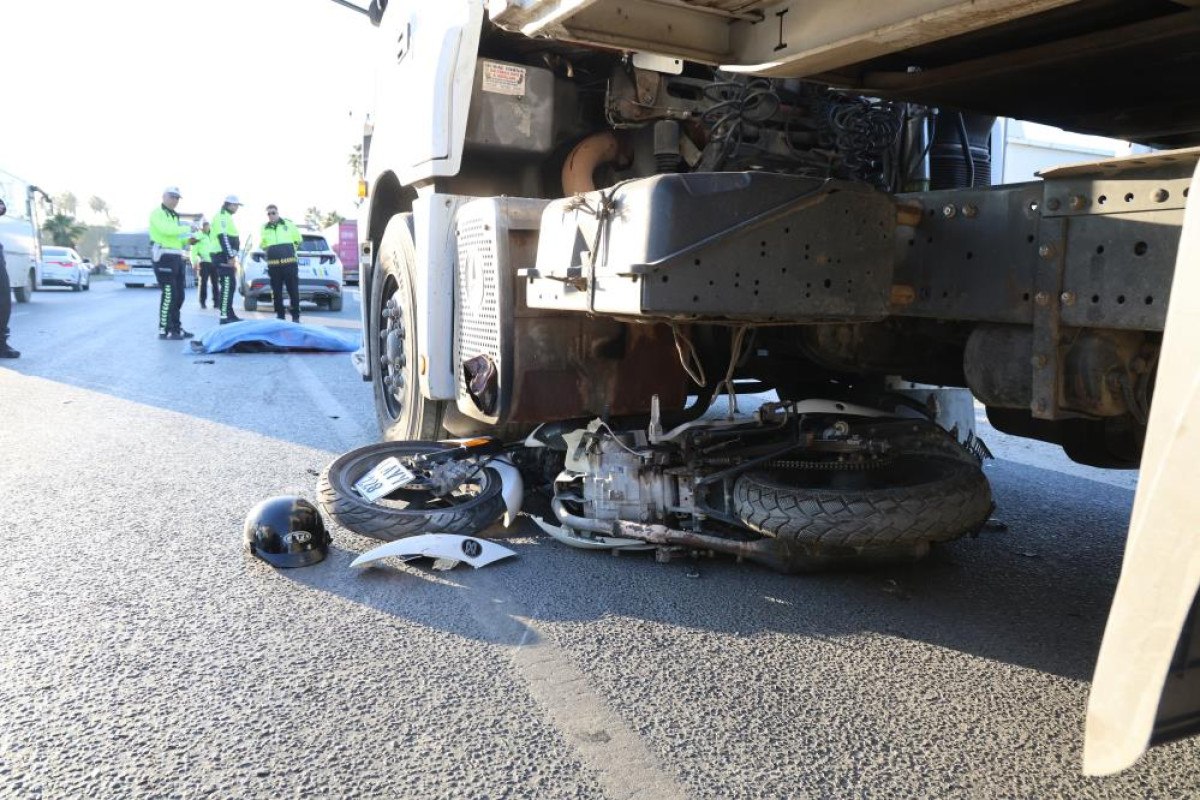 adanada tirin altinda kalan motosiklet surucusu yasamini yitirdi 0 KUqB5TgL