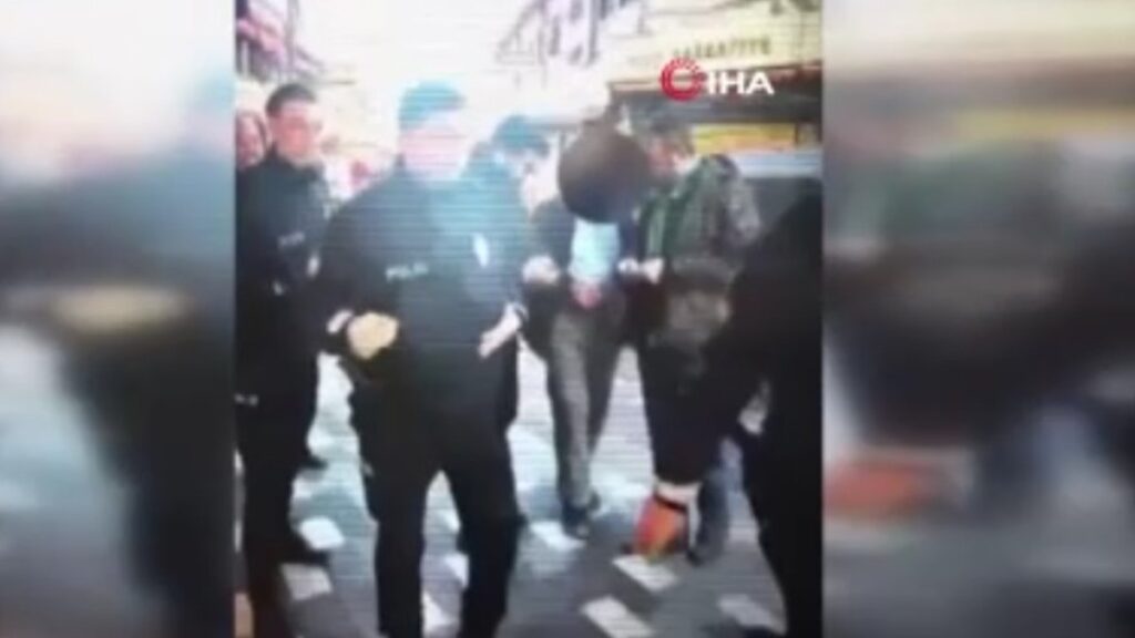afyonkarahisarda dolandiricilara parasini kaptirmaktan polis kurtardi YNzs7FSH