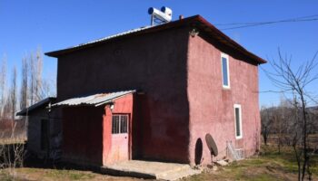 afyonkarahisarda samandan ev yapti wnkQVhz7