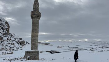 agrida sular altinda kalan cami yeniden gun yuzune cikti m2bZ8x89
