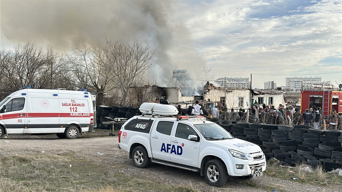aksarayda 3 yasindaki cocuk yanginda can verdi 3 XSHVH5Su