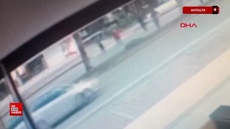 Antalya'da eski eşinin benzin dökerek yaktığı kadın yaşamını yitirdi 1 antalyada eski esinin benzin dokerek yaktigi kadin yasamini yitirdi L89Kh55W