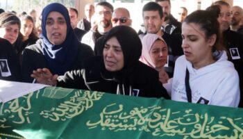 antalyada eski esinin uzerine benzin dokup atese verdigi genc kadina veda 7rFqCOgQ