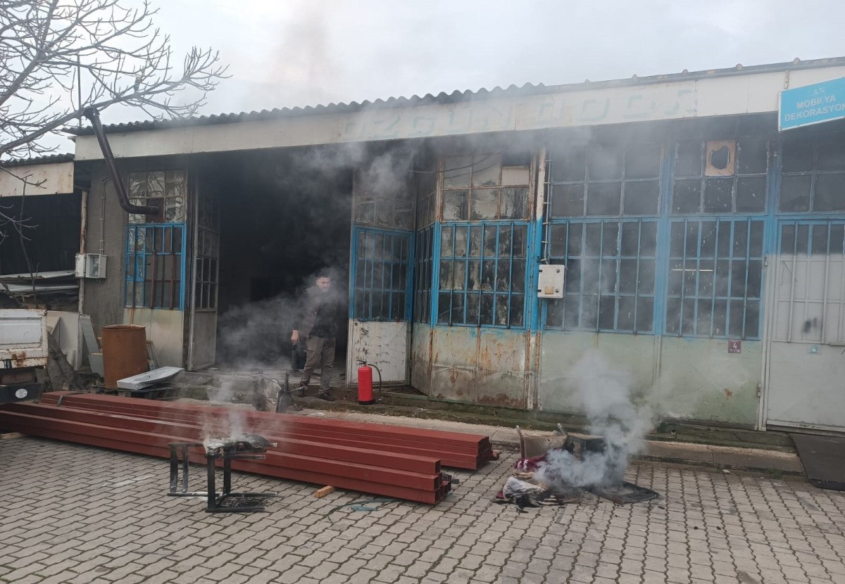 balikesirde sobayi tutusturmak isterken tiner patladi 1 QZDElaPL