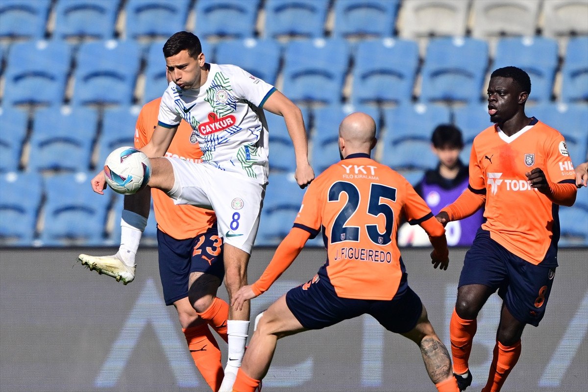 basaksehire rizesporu iki golle gecti 6 wd7AZl6N