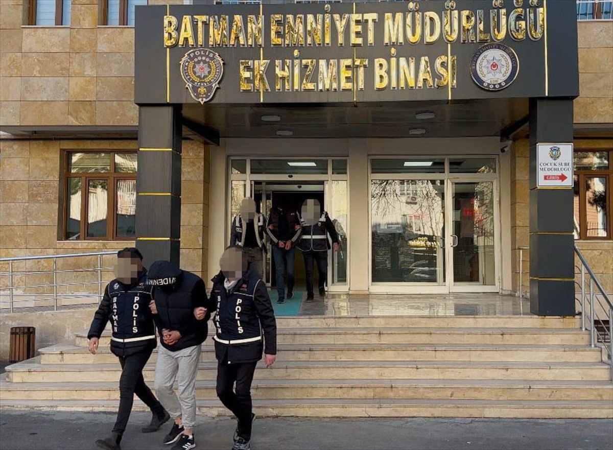 batmanda motosiklet ile kapkac yapan zanlilar tutuklandi 2 XU2GvFah